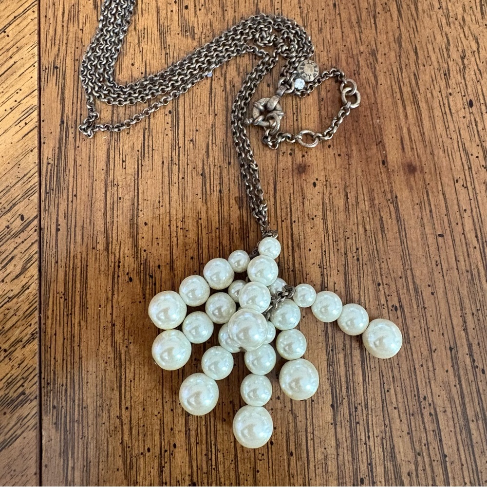 Pearl pendant necklace